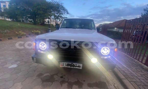 Buy Used Nissan Patrol White Car in Kigali in Rwanda Buy Used Nissan Patrol White Car in Kigali in Rwanda
