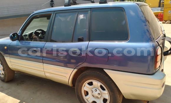 Sayi Na hannu Toyota RAV4 Bleu Mota in Kigali a Rwanda Sayi Na hannu Toyota RAV4 Bleu Mota in Kigali a Rwanda