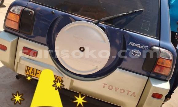 Sayi Na hannu Toyota RAV4 Bleu Mota in Kigali a Rwanda Sayi Na hannu Toyota RAV4 Bleu Mota in Kigali a Rwanda