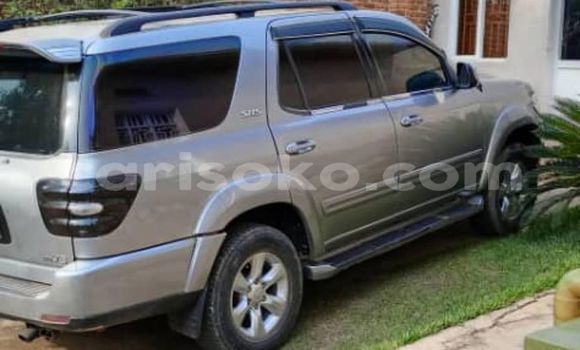 Buy Used Toyota Highlander Beige Car in Kigali in Rwanda Buy Used Toyota Highlander Beige Car in Kigali in Rwanda