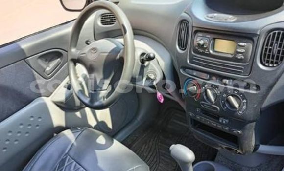Sayi Na hannu Toyota Yaris Verso Beige Mota in Kigali a Rwanda Sayi Na hannu Toyota Yaris Verso Beige Mota in Kigali a Rwanda