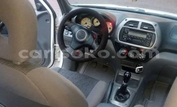 اشتري مستعمل Toyota RAV4 Blanc سيارة في Kigali في Rwanda اشتري مستعمل Toyota RAV4 Blanc سيارة في Kigali في Rwanda