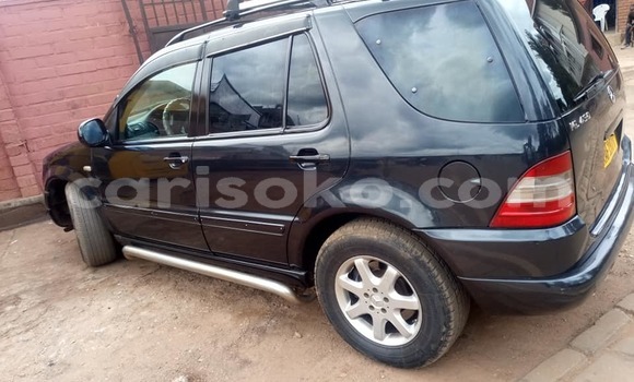 اشتري مستعمل Mercedes-Benz ML–Class Noir سيارة في Kigali في Rwanda اشتري مستعمل Mercedes-Benz ML–Class Noir سيارة في Kigali في Rwanda
