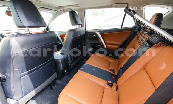 Acheter Import Voiture Toyota RAV4 Blanc à Import - Dubai, Rwanda Acheter Import Voiture Toyota RAV4 Blanc à Import - Dubai, Rwanda