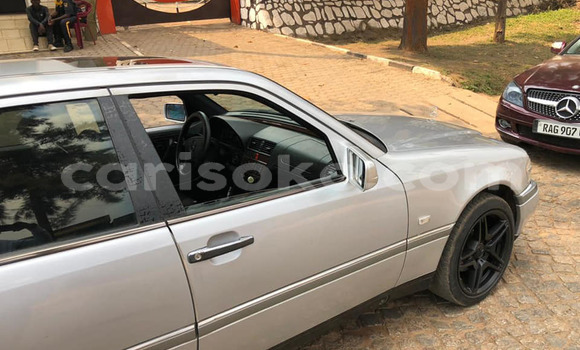 اشتري مستعمل Mercedes-Benz KOMPRESSOR Beige سيارة في Kigali في Rwanda اشتري مستعمل Mercedes-Benz KOMPRESSOR Beige سيارة في Kigali في Rwanda