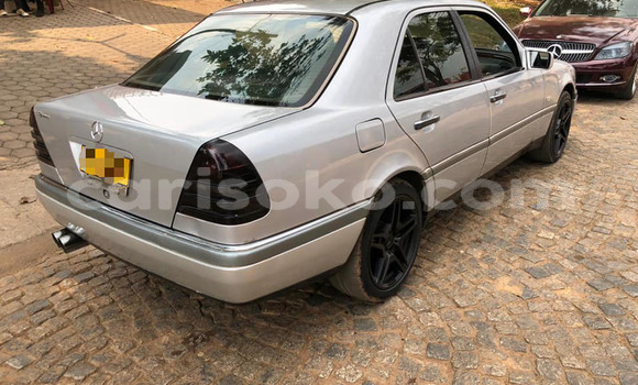 اشتري مستعمل Mercedes-Benz KOMPRESSOR Beige سيارة في Kigali في Rwanda اشتري مستعمل Mercedes-Benz KOMPRESSOR Beige سيارة في Kigali في Rwanda