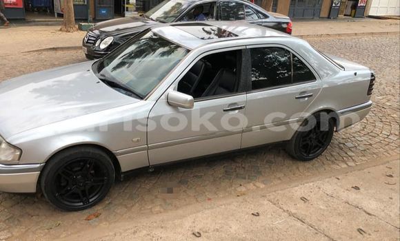 اشتري مستعمل Mercedes-Benz KOMPRESSOR Beige سيارة في Kigali في Rwanda اشتري مستعمل Mercedes-Benz KOMPRESSOR Beige سيارة في Kigali في Rwanda