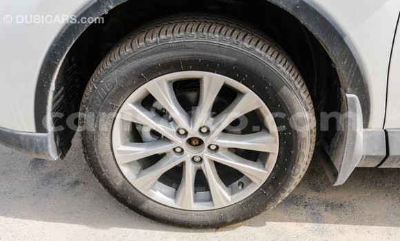 Acheter Import Voiture Toyota RAV4 Blanc à Import - Dubai, Rwanda Acheter Import Voiture Toyota RAV4 Blanc à Import - Dubai, Rwanda