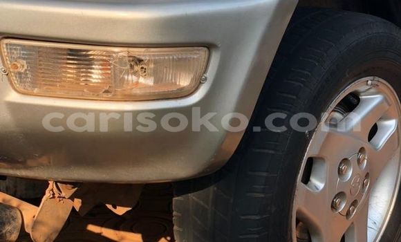 Acheter Occasion Voiture Toyota RAV4 Blanc à Kigali, Rwanda Acheter Occasion Voiture Toyota RAV4 Blanc à Kigali, Rwanda