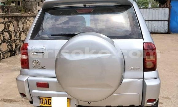 Acheter Occasion Voiture Toyota RAV4 Beige à Kigali, Rwanda Acheter Occasion Voiture Toyota RAV4 Beige à Kigali, Rwanda