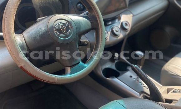 Acheter Occasion Voiture Toyota RAV4 Gris à Kigali, Rwanda Acheter Occasion Voiture Toyota RAV4 Gris à Kigali, Rwanda