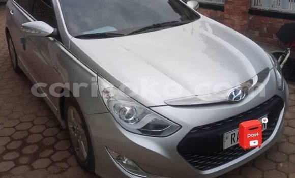 Acheter Occasion Voiture Hyundai Sonata Beige à Kigali, Rwanda Acheter Occasion Voiture Hyundai Sonata Beige à Kigali, Rwanda