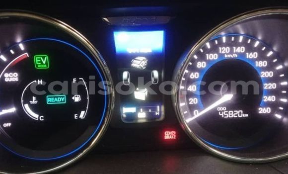 Acheter Occasion Voiture Hyundai Sonata Beige à Kigali, Rwanda Acheter Occasion Voiture Hyundai Sonata Beige à Kigali, Rwanda