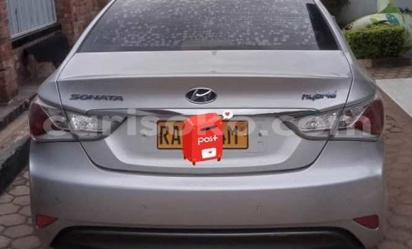 Acheter Occasion Voiture Hyundai Sonata Beige à Kigali, Rwanda Acheter Occasion Voiture Hyundai Sonata Beige à Kigali, Rwanda