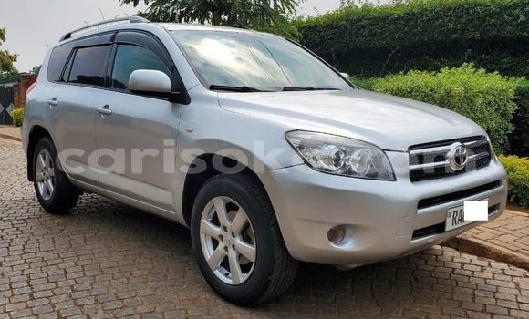Acheter Occasion Voiture Toyota RAV4 Beige à Kigali, Rwanda Acheter Occasion Voiture Toyota RAV4 Beige à Kigali, Rwanda