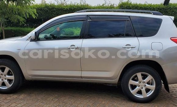 Acheter Occasion Voiture Toyota RAV4 Beige à Kigali, Rwanda Acheter Occasion Voiture Toyota RAV4 Beige à Kigali, Rwanda