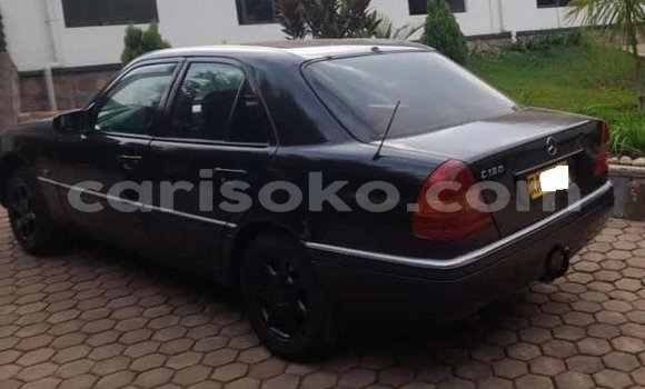 Acheter Occasion Voiture Mercedes-Benz C180 coupe Noir à Kigali, Rwanda