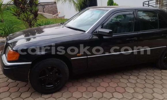 Acheter Occasion Voiture Mercedes-Benz C180 coupe Noir à Kigali, Rwanda Acheter Occasion Voiture Mercedes-Benz C180 coupe Noir à Kigali, Rwanda