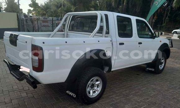 Acheter Occasion Voiture Nissan Hardbody Blanc à Kigali, Rwanda Acheter Occasion Voiture Nissan Hardbody Blanc à Kigali, Rwanda