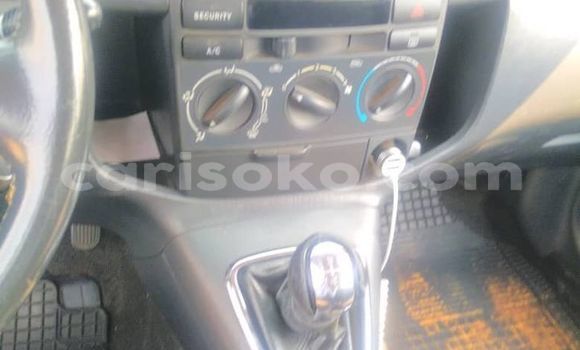 اشتري مستعمل Toyota Corolla Verso Rouge سيارة في Kigali في Rwanda اشتري مستعمل Toyota Corolla Verso Rouge سيارة في Kigali في Rwanda