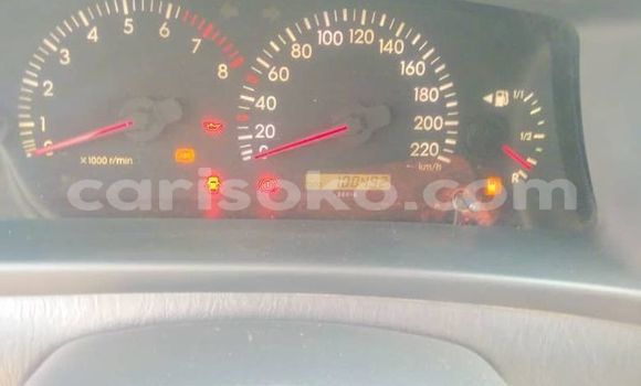 اشتري مستعمل Toyota Corolla Verso Rouge سيارة في Kigali في Rwanda اشتري مستعمل Toyota Corolla Verso Rouge سيارة في Kigali في Rwanda