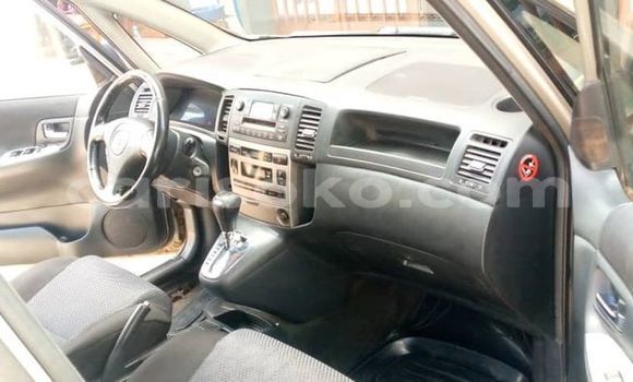 Acheter Occasion Voiture Toyota Corolla Verso Gris à Kigali, Rwanda Acheter Occasion Voiture Toyota Corolla Verso Gris à Kigali, Rwanda