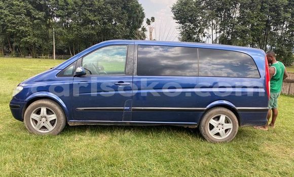 Acheter Occasion Voiture Mercedes-Benz Viano Bleu à Kigali, Rwanda Acheter Occasion Voiture Mercedes-Benz Viano Bleu à Kigali, Rwanda