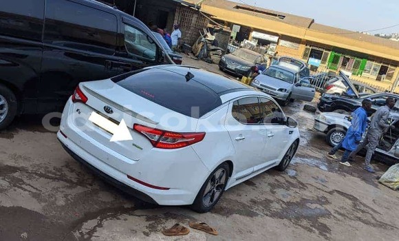 Acheter Occasion Voiture Kia K5 Blanc à Kigali, Rwanda Acheter Occasion Voiture Kia K5 Blanc à Kigali, Rwanda