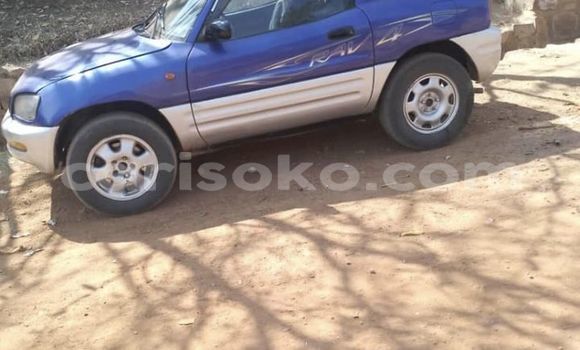 Acheter Occasion Voiture Toyota RAV4 Bleu à Kigali, Rwanda Acheter Occasion Voiture Toyota RAV4 Bleu à Kigali, Rwanda