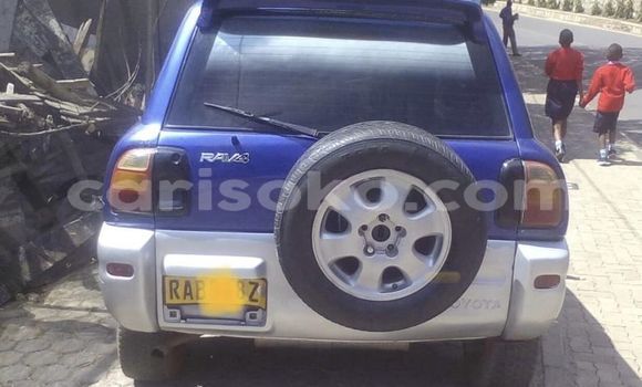 Acheter Occasion Voiture Toyota RAV4 Bleu à Kigali, Rwanda Acheter Occasion Voiture Toyota RAV4 Bleu à Kigali, Rwanda