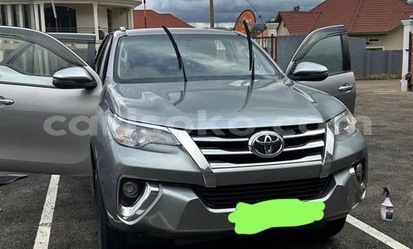 Acheter Occasion Voiture Toyota 4Runner Gris à Kigali, Rwanda Acheter Occasion Voiture Toyota 4Runner Gris à Kigali, Rwanda