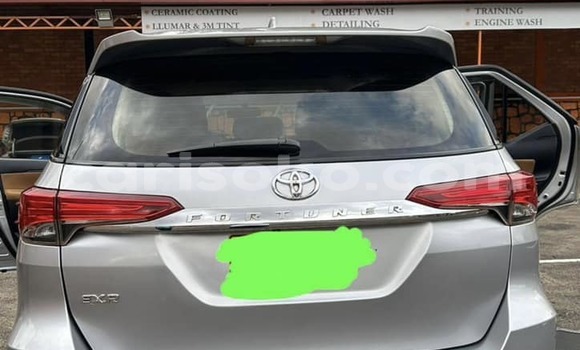 Acheter Occasion Voiture Toyota 4Runner Gris à Kigali, Rwanda Acheter Occasion Voiture Toyota 4Runner Gris à Kigali, Rwanda