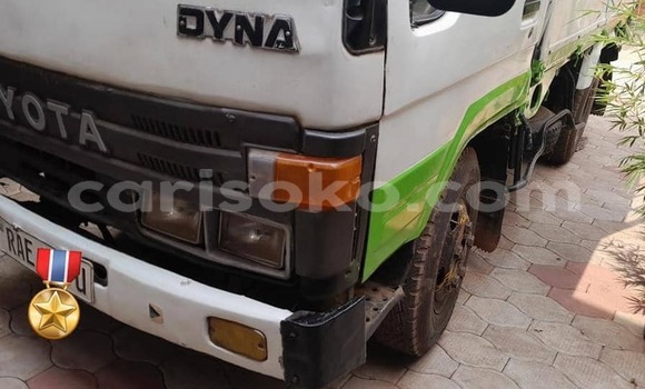 Sayi Na hannu Toyota Dyna Blanc Mota in Kigali a Rwanda Sayi Na hannu Toyota Dyna Blanc Mota in Kigali a Rwanda