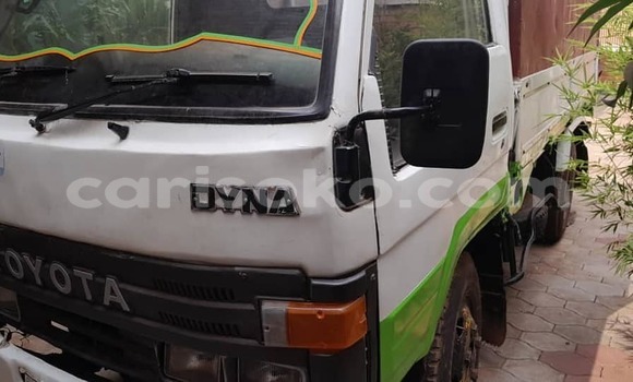Sayi Na hannu Toyota Dyna Blanc Mota in Kigali a Rwanda Sayi Na hannu Toyota Dyna Blanc Mota in Kigali a Rwanda