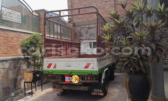 Sayi Na hannu Toyota Dyna Blanc Mota in Kigali a Rwanda Sayi Na hannu Toyota Dyna Blanc Mota in Kigali a Rwanda