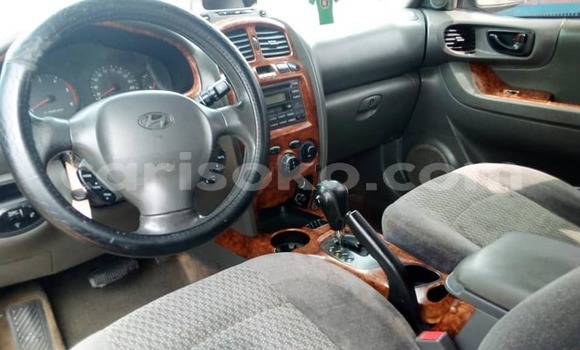Sayi Na hannu Hyundai Santa Fe Noir Mota in Kigali a Rwanda Sayi Na hannu Hyundai Santa Fe Noir Mota in Kigali a Rwanda