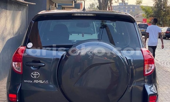 Sayi Na hannu Toyota RAV4 Noir Mota in Kigali a Rwanda Sayi Na hannu Toyota RAV4 Noir Mota in Kigali a Rwanda