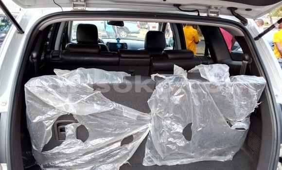 Sayi Na hannu Hyundai Santa Fe Noir Mota in Kigali a Rwanda Sayi Na hannu Hyundai Santa Fe Noir Mota in Kigali a Rwanda