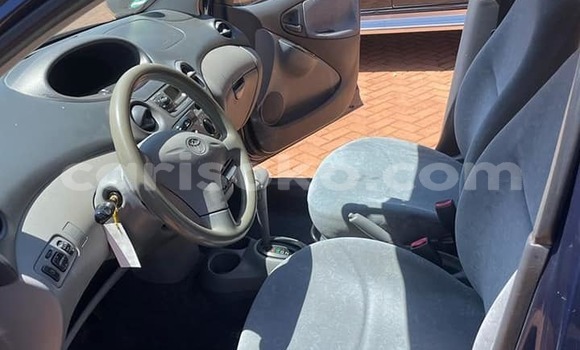 Sayi Na hannu Toyota Yaris Bleu Mota in Kigali a Rwanda Sayi Na hannu Toyota Yaris Bleu Mota in Kigali a Rwanda