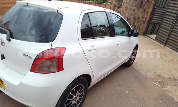 Sayi Na hannu Toyota Yaris Blanc Mota in Kigali a Rwanda Sayi Na hannu Toyota Yaris Blanc Mota in Kigali a Rwanda