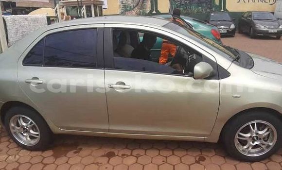 Acheter Occasion Voiture Toyota Yaris Beige à Kigali, Rwanda Acheter Occasion Voiture Toyota Yaris Beige à Kigali, Rwanda