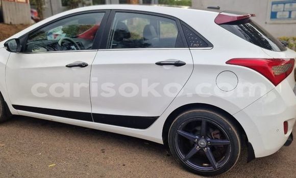 Acheter Occasion Voiture Hyundai i30 Blanc à Kigali, Rwanda Acheter Occasion Voiture Hyundai i30 Blanc à Kigali, Rwanda