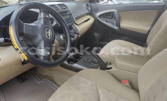 Acheter Occasion Voiture Toyota RAV4 Noir à Kigali, Rwanda Acheter Occasion Voiture Toyota RAV4 Noir à Kigali, Rwanda