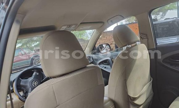 Acheter Occasion Voiture Toyota RAV4 Noir à Kigali, Rwanda Acheter Occasion Voiture Toyota RAV4 Noir à Kigali, Rwanda