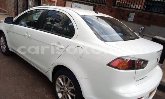 Acheter Occasion Voiture Mitsubishi Lancer Blanc à Kigali, Rwanda Acheter Occasion Voiture Mitsubishi Lancer Blanc à Kigali, Rwanda