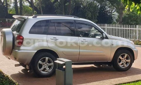 Acheter Occasion Voiture Toyota RAV4 Beige à Kigali, Rwanda Acheter Occasion Voiture Toyota RAV4 Beige à Kigali, Rwanda