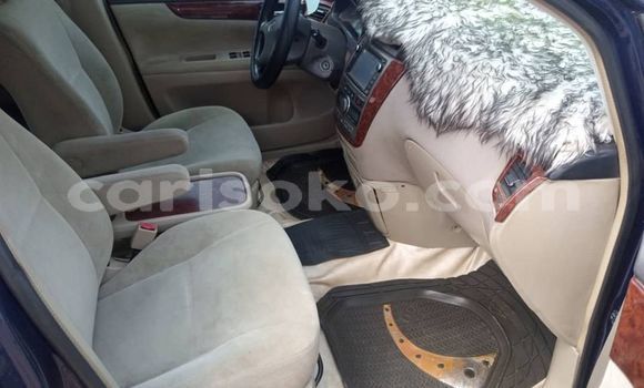 Acheter Occasion Voiture Toyota Ipsum Bleu à Kigali, Rwanda Acheter Occasion Voiture Toyota Ipsum Bleu à Kigali, Rwanda