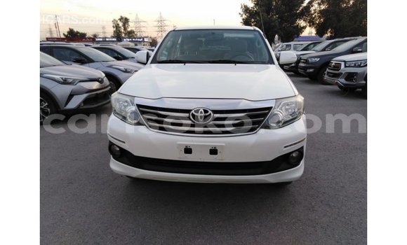 Acheter Import Voiture Toyota Fortuner Blanc à Import - Dubai, Rwanda Acheter Import Voiture Toyota Fortuner Blanc à Import - Dubai, Rwanda