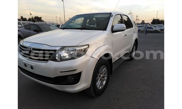 Acheter Import Voiture Toyota Fortuner Blanc à Import - Dubai, Rwanda Acheter Import Voiture Toyota Fortuner Blanc à Import - Dubai, Rwanda