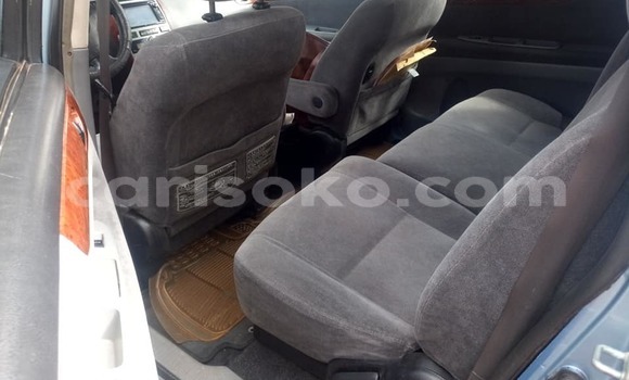 اشتري مستعمل Toyota Ipsum Bleu سيارة في Kigali في Rwanda اشتري مستعمل Toyota Ipsum Bleu سيارة في Kigali في Rwanda